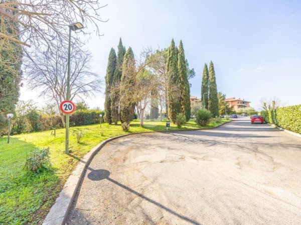 appartamento in vendita a Tivoli in zona Villaggio Adriano