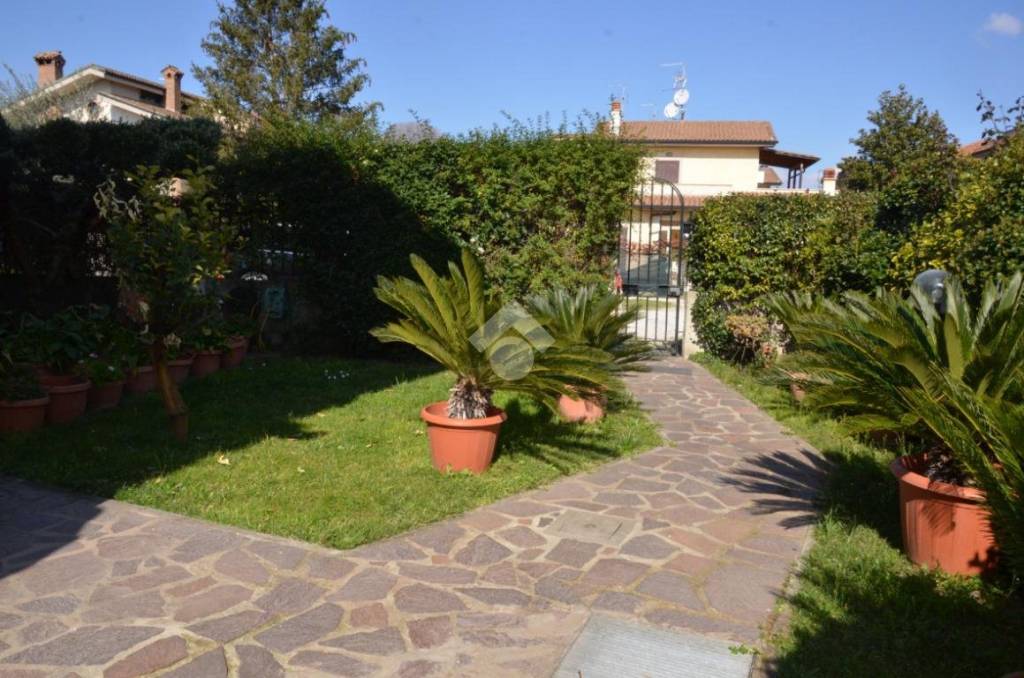 casa indipendente in vendita a Tivoli in zona Villa Adriana