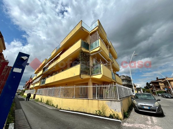 appartamento in vendita a Tivoli in zona Campolimpido