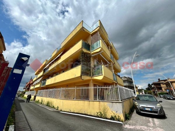 appartamento in vendita a Tivoli in zona Campolimpido