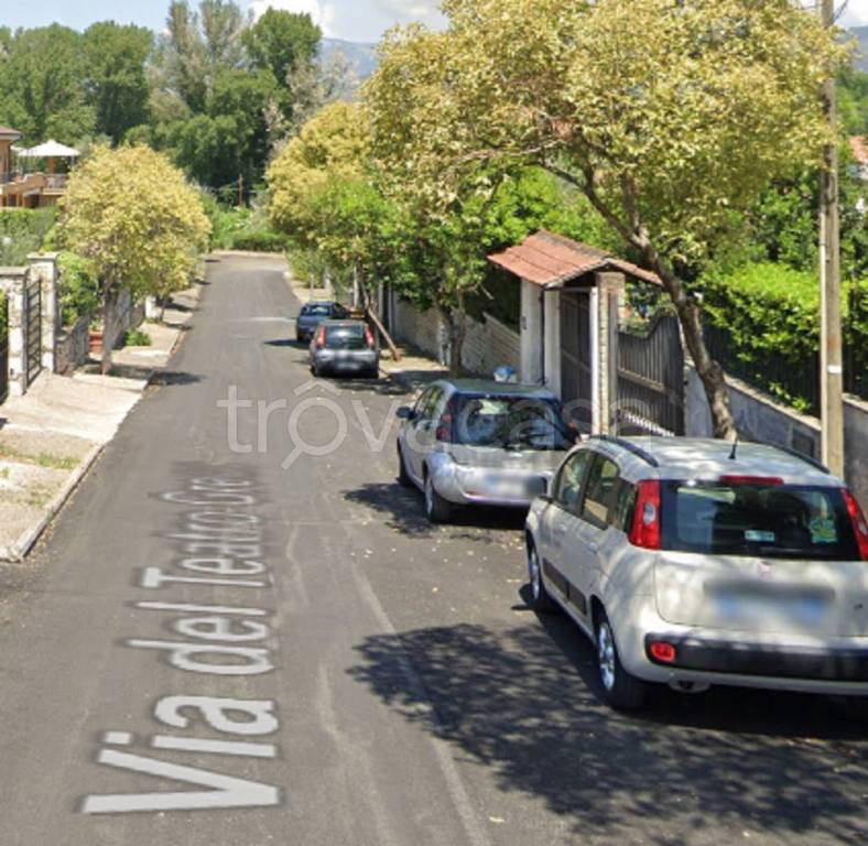 casa indipendente in vendita a Tivoli in zona Villaggio Adriano