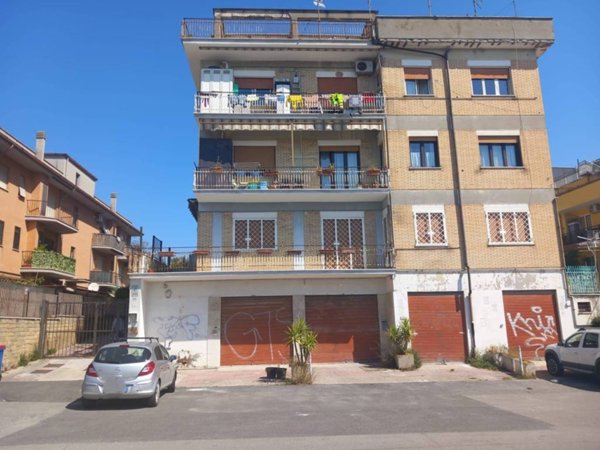 appartamento in vendita a Tivoli in zona Ponte Lucano