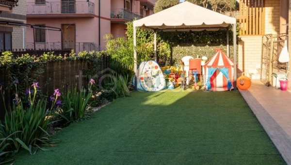 appartamento in vendita a Tivoli in zona Campolimpido