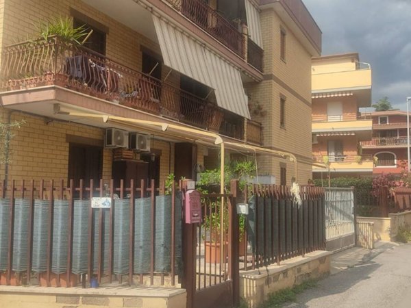 appartamento in vendita a Tivoli in zona Favale