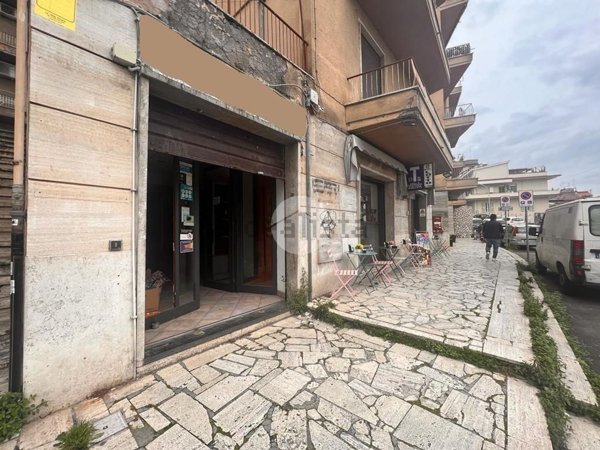 locale commerciale in vendita a Tivoli