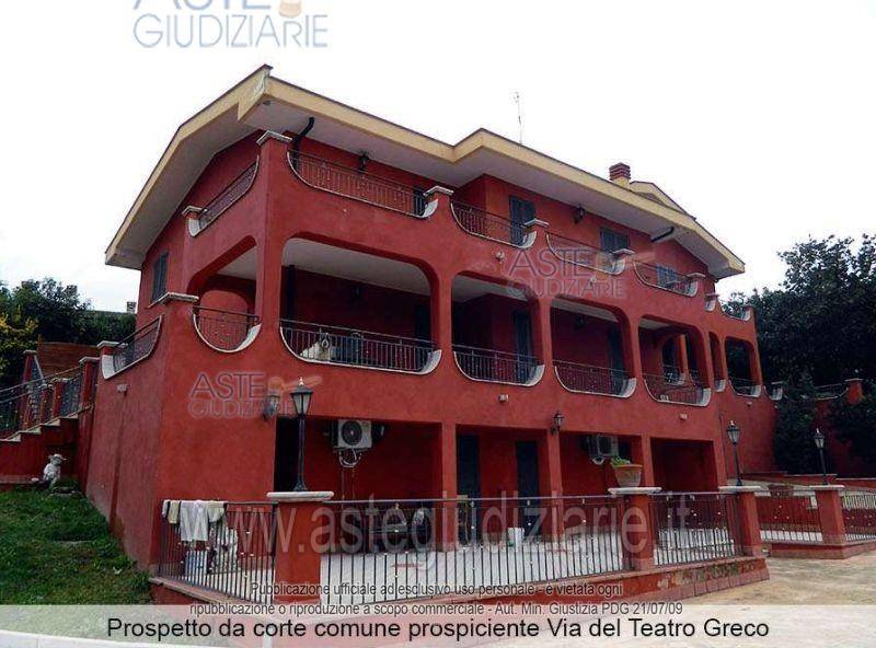 casa indipendente in vendita a Tivoli in zona Villaggio Adriano