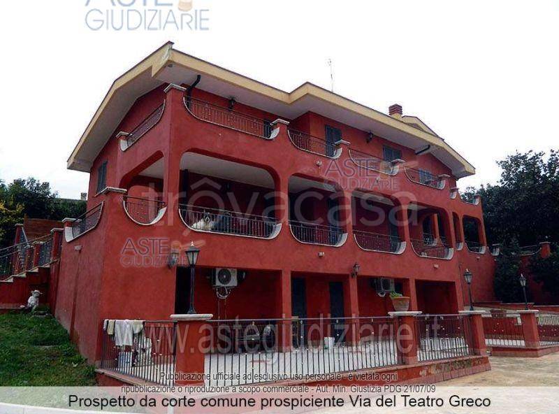 casa indipendente in vendita a Tivoli in zona Villaggio Adriano