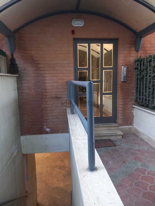 appartamento in vendita a Tivoli in zona Campolimpido