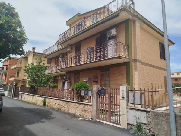 appartamento in vendita a Tivoli in zona Favale