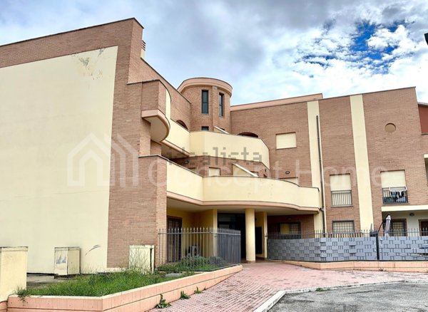 appartamento in vendita a Tivoli in zona Terme