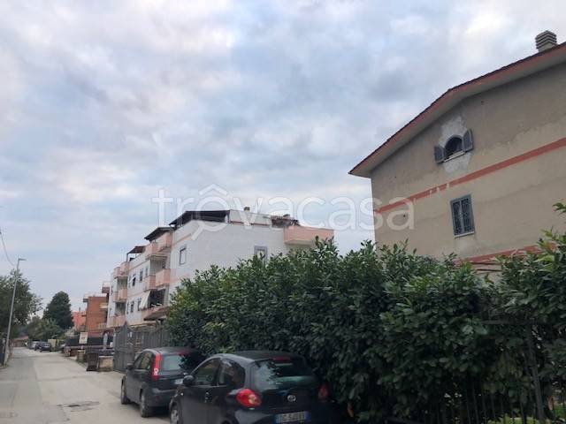 appartamento in vendita a Tivoli in zona Campolimpido