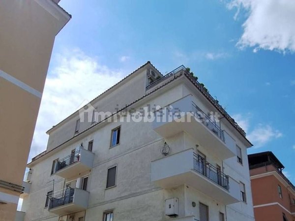 appartamento in vendita a Tivoli in zona Terme