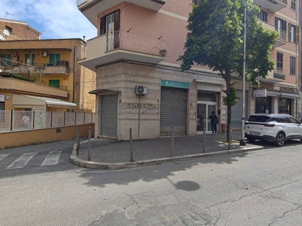 negozio in vendita a Tivoli
