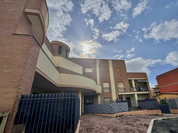 appartamento in vendita a Tivoli in zona Terme