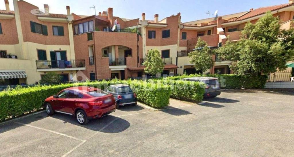 appartamento in vendita a Tivoli in zona Terme