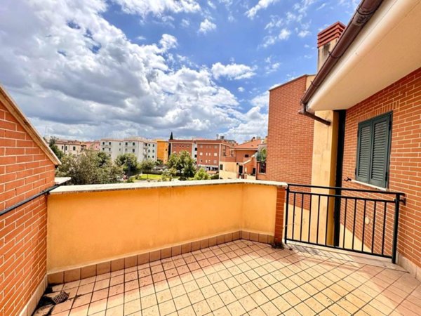 appartamento in vendita a Tivoli in zona Terme