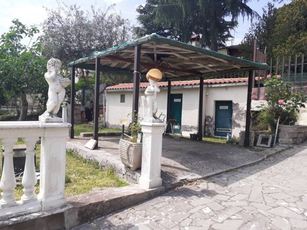 casa indipendente in vendita a Tivoli