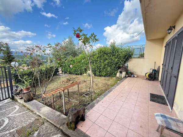casa indipendente in vendita a Tivoli