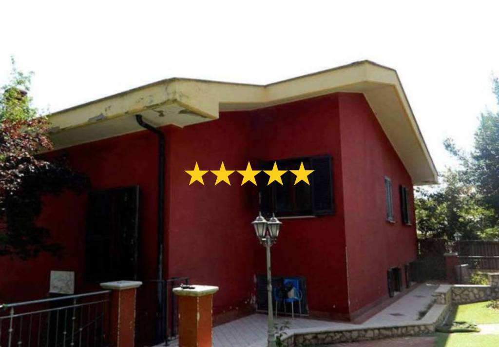 appartamento in vendita a Tivoli in zona Villaggio Adriano