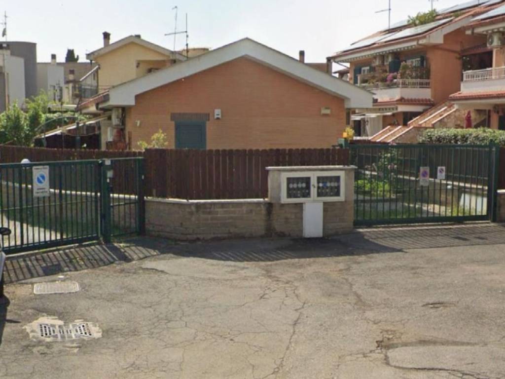 casa indipendente in vendita a Tivoli in zona Terme