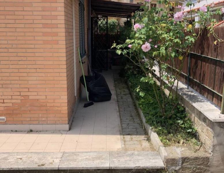 casa indipendente in vendita a Tivoli in zona Terme