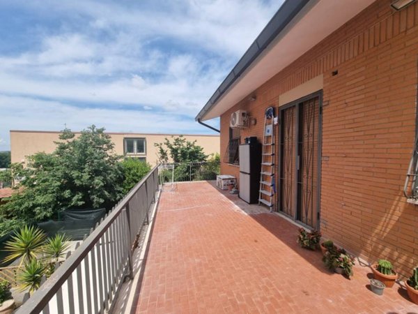 appartamento in vendita a Tivoli in zona Villaggio Adriano