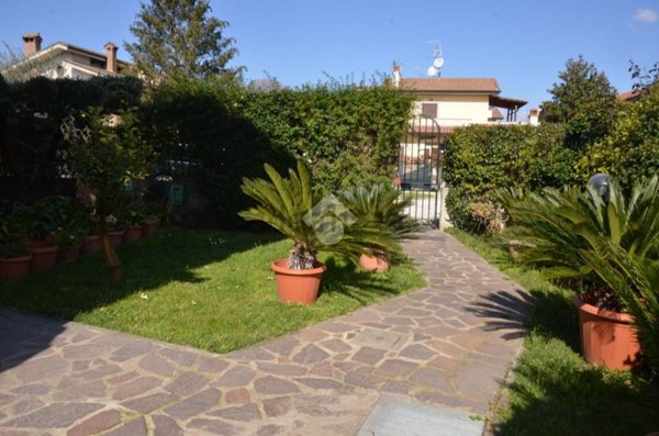 casa indipendente in vendita a Tivoli in zona Villa Adriana