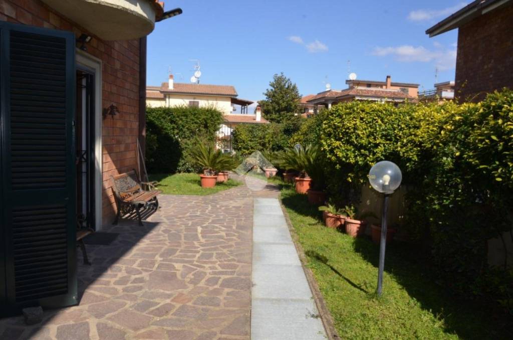 casa indipendente in vendita a Tivoli in zona Villa Adriana