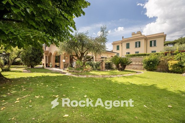 casa indipendente in vendita a Tivoli in zona Ponte Lucano