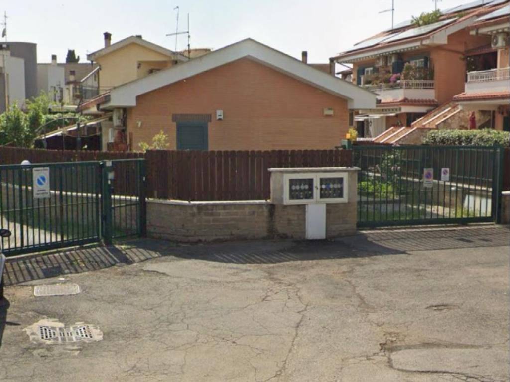 casa indipendente in vendita a Tivoli in zona Terme