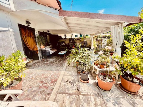 casa indipendente in vendita a Tivoli