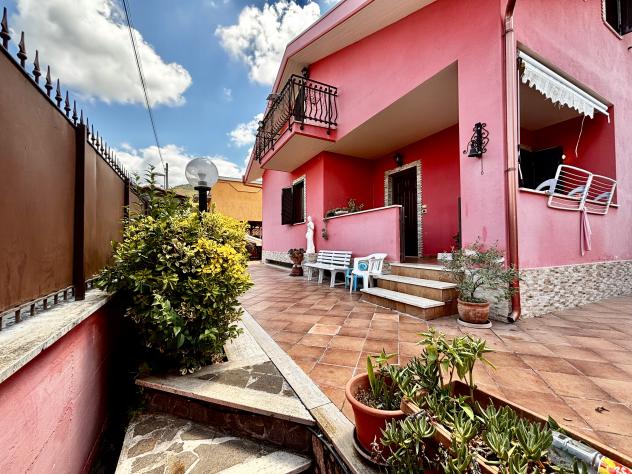 casa indipendente in vendita a Tivoli in zona Campolimpido