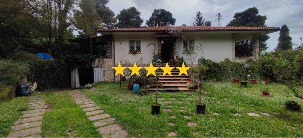 casa indipendente in vendita a Tivoli