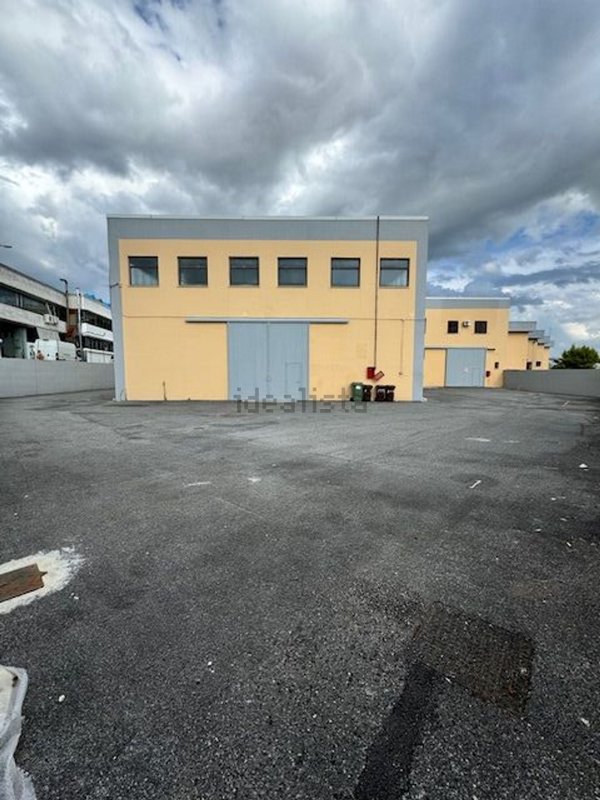 locale di sgombero in vendita a Tivoli in zona Terme