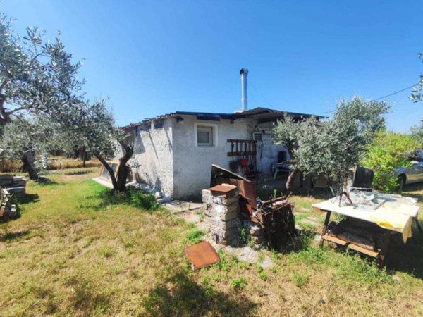 terreno agricolo in vendita a Tivoli in zona Villaggio Adriano