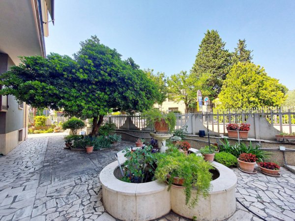 appartamento in vendita a Tivoli in zona Campolimpido