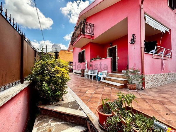 casa indipendente in vendita a Tivoli