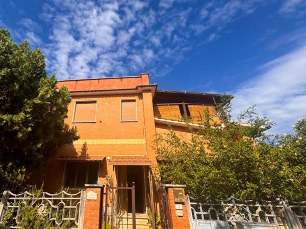 appartamento in vendita a Tivoli in zona Terme