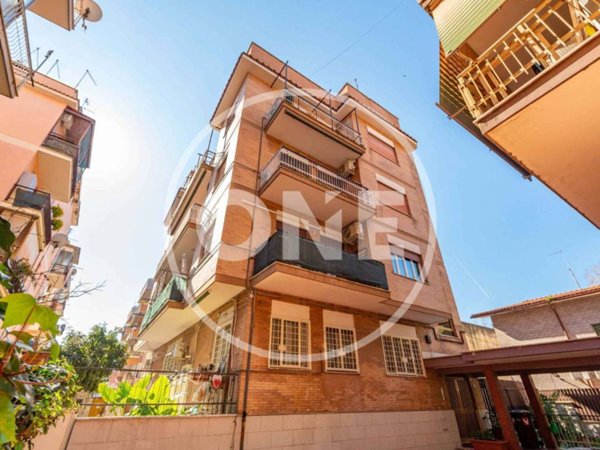 appartamento in vendita a Tivoli in zona Terme