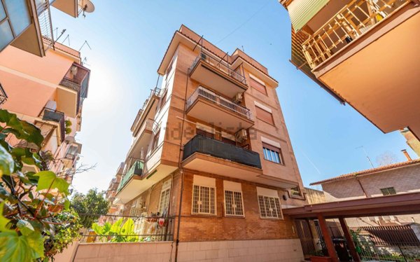 appartamento in vendita a Tivoli in zona Terme