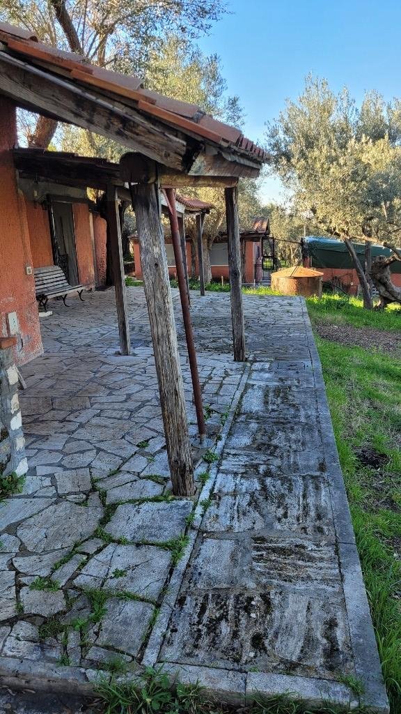 casa indipendente in vendita a Tivoli in zona Villa Adriana