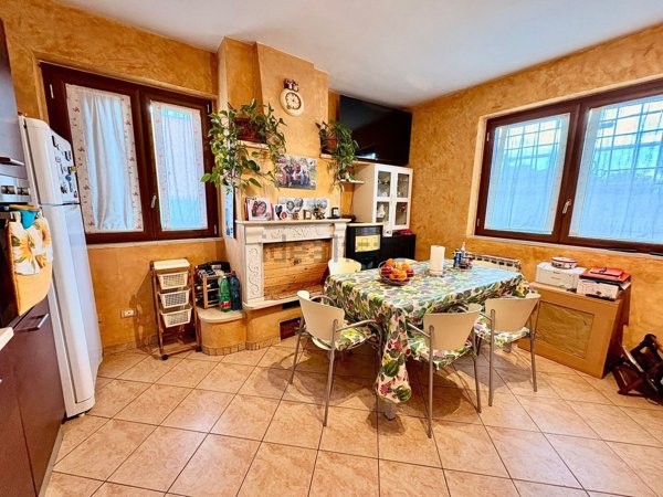 casa indipendente in vendita a Tivoli in zona Campolimpido