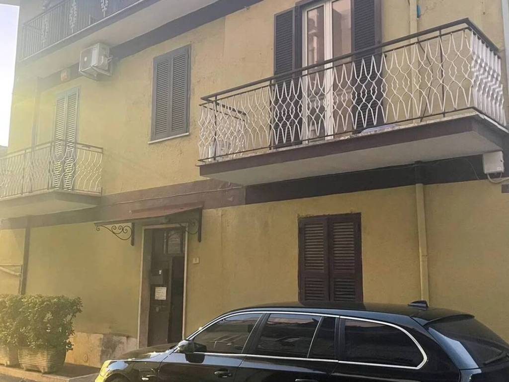 appartamento in vendita a Tivoli in zona Terme