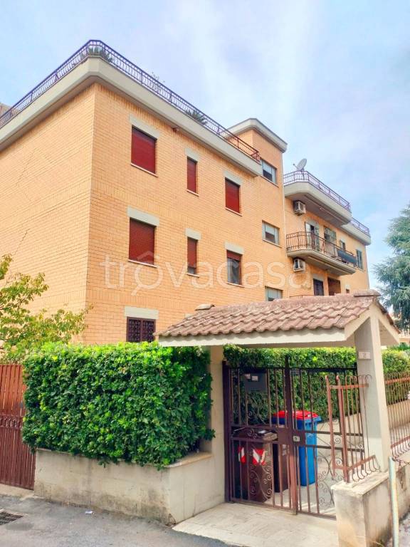 appartamento in vendita a Tivoli in zona Villa Adriana