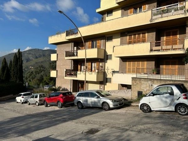 locale commerciale in vendita a Tivoli