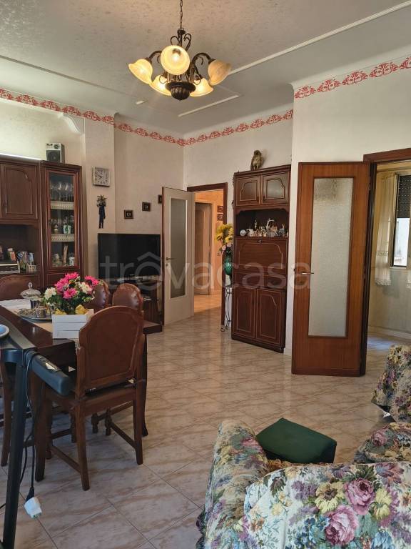 appartamento in vendita a Tivoli in zona Campolimpido