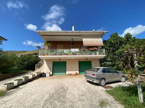 casa indipendente in vendita a Tivoli