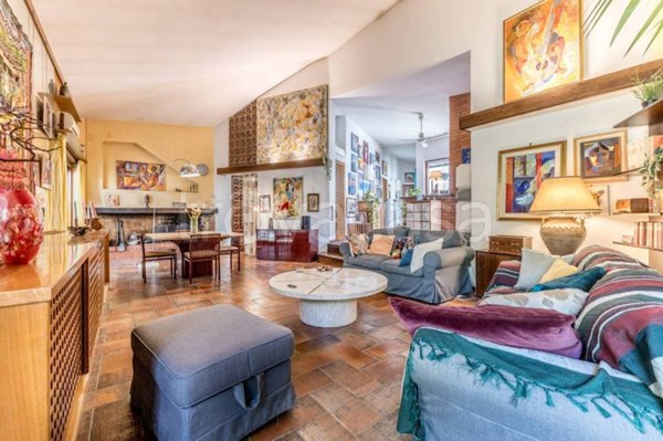 casa indipendente in vendita a Tivoli in zona Villaggio Adriano