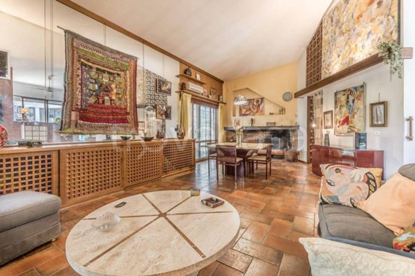 casa indipendente in vendita a Tivoli in zona Villaggio Adriano