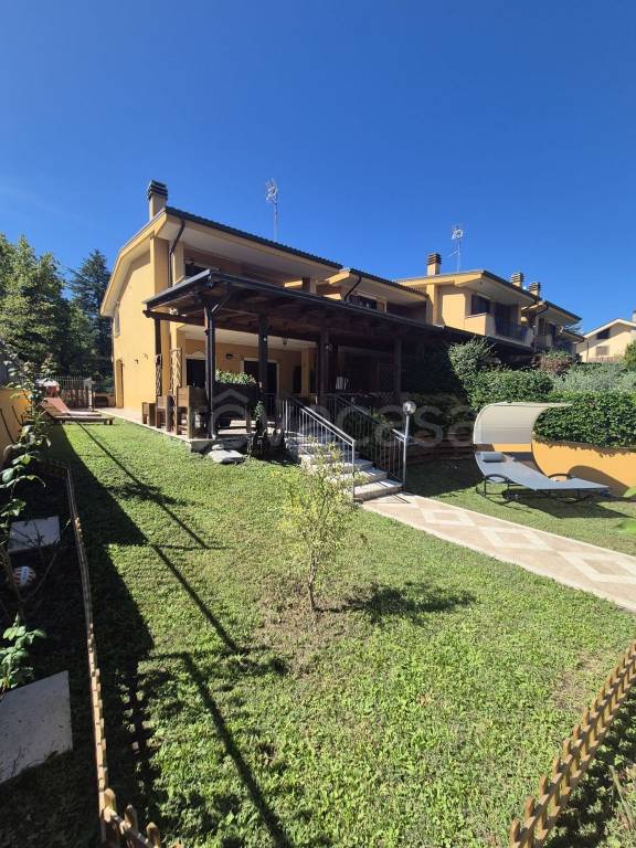 casa indipendente in vendita a Tivoli